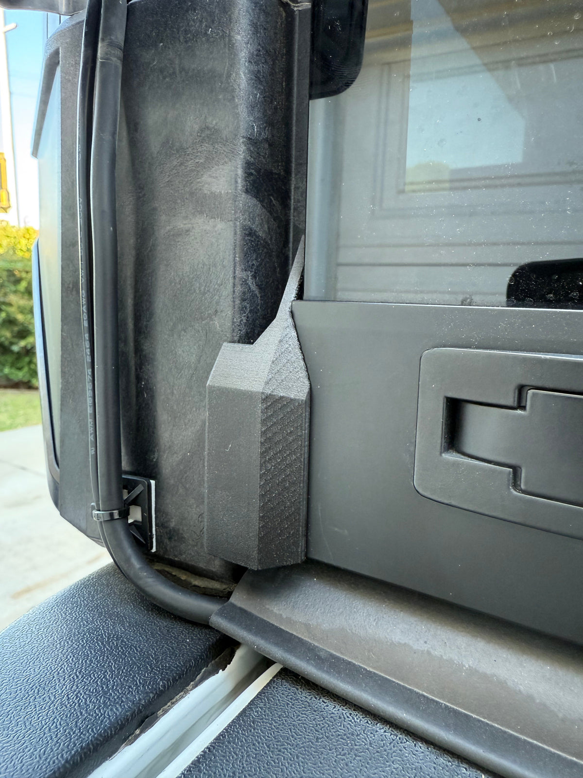 Tune M1 rear hatch door winglets